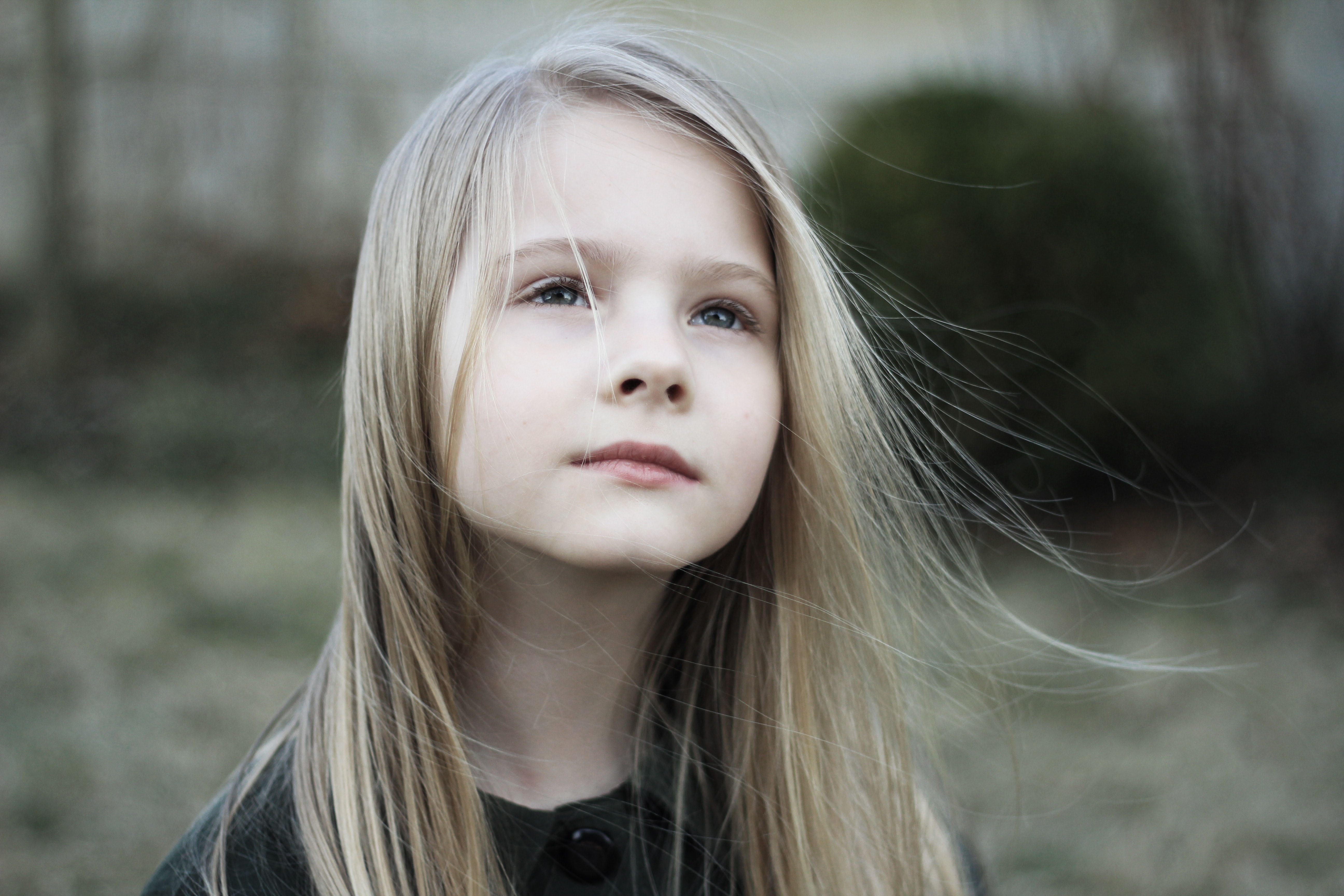straight hair girl